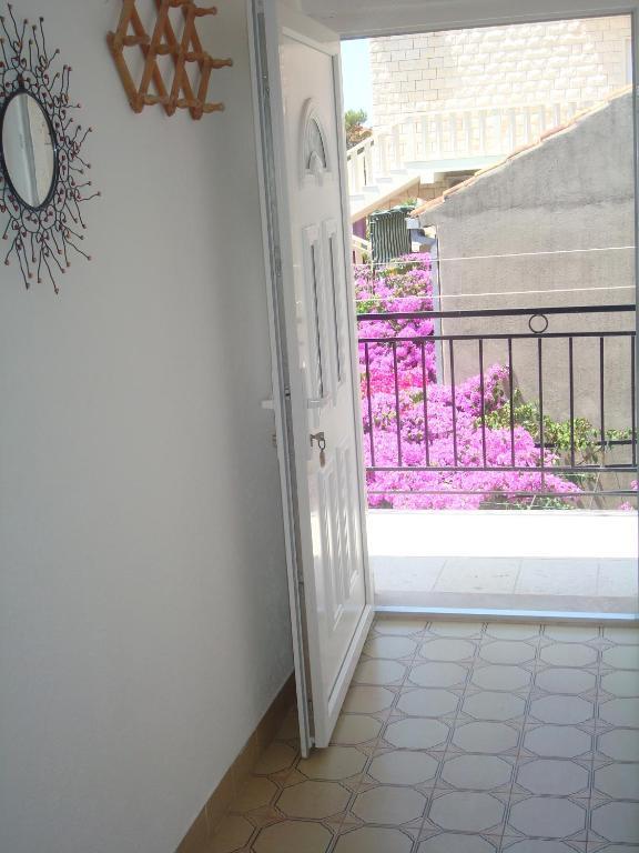 Apartments Mila Bol Zewnętrze zdjęcie